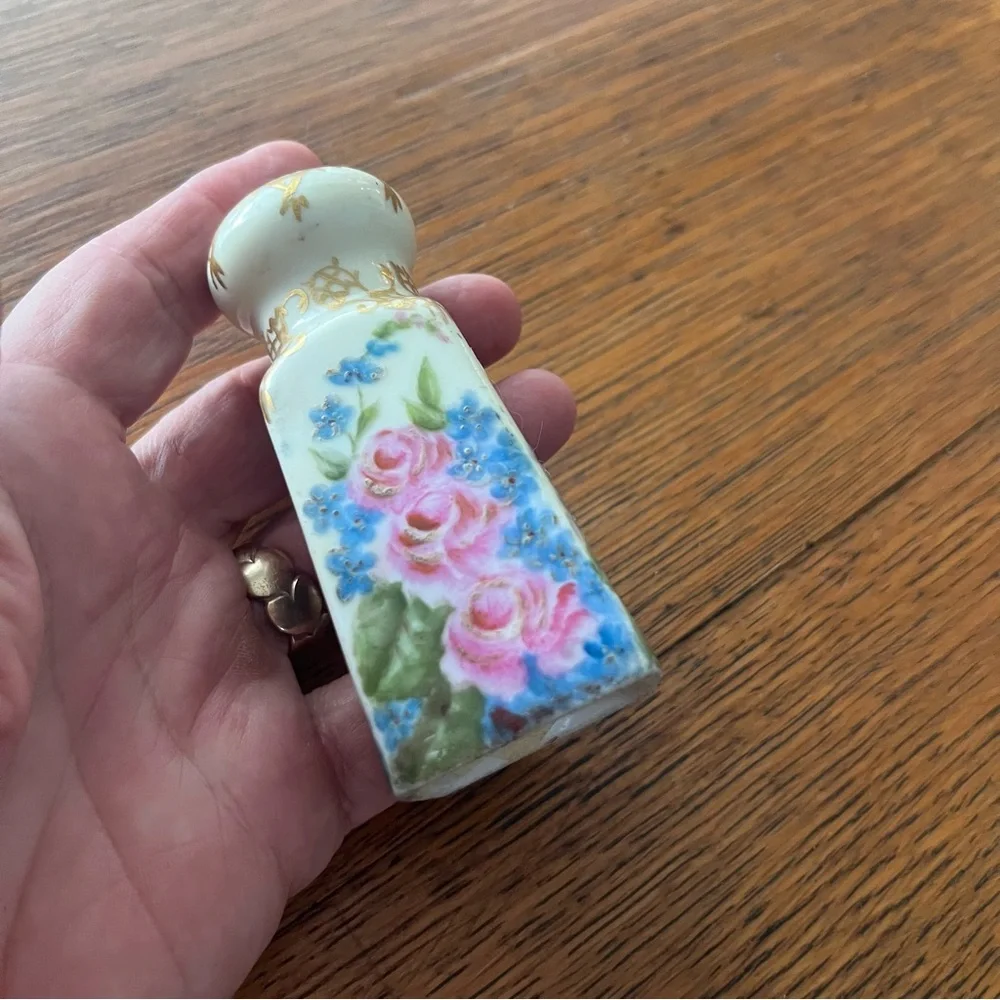 Antique Hand Painted Floral Gold Salt And Pepper Shakers